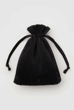 Load image into Gallery viewer, Pleated Baggu - Black