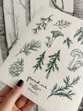 Load image into Gallery viewer, Forest Finds Sponge Cloth