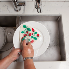 Load image into Gallery viewer, Strawberries Sponge Cloth