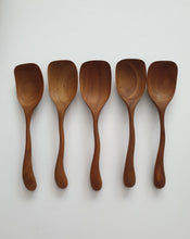 Load image into Gallery viewer, Square Spoon Wavy Handle