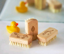 Load image into Gallery viewer, Kids Natural Vegan Nail Brush (FSC 100%)