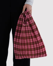 Load image into Gallery viewer, Pleated Baggu - Azalea Pink Tartan

