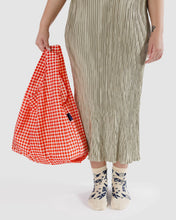 Load image into Gallery viewer, Standard Baggu Gingham Red
