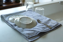 Load image into Gallery viewer, YUKINE TOWEL (Shiro - White)
