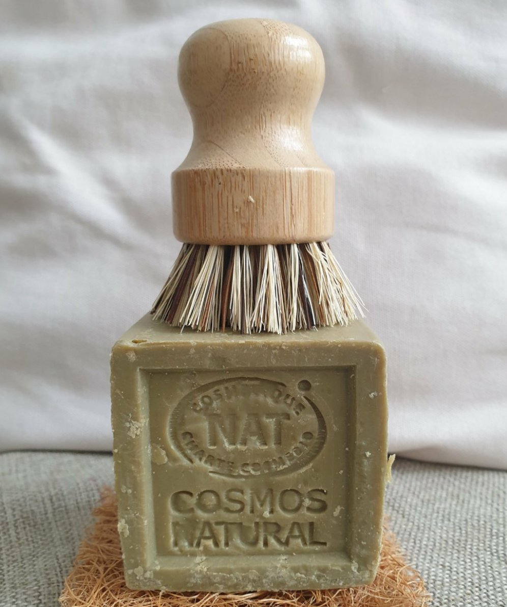 Pot Brush (Bamboo Handle)