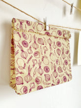 Load image into Gallery viewer, Single Wax Baggee (Small)
