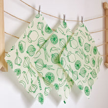 Load image into Gallery viewer, Bee Green Triple Set (M)
