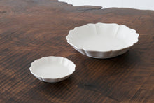 Load image into Gallery viewer, Octagonal Petal Dish SS
