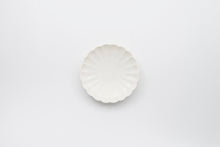 Load image into Gallery viewer, Chrysanthemum Plate S
