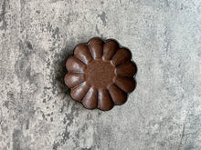 Load image into Gallery viewer, BROWN RINKA PLATE
